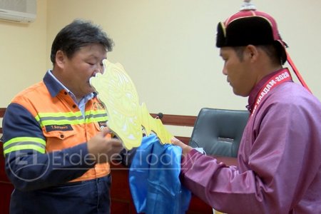 ЭРДЭНЭТ ҮЙЛДВЭР, ШИНЭ ДАЯН МЭРГЭНЭЭ ХОЕР ӨРӨӨ БАЙРААР УРАМШУУЛЛАА