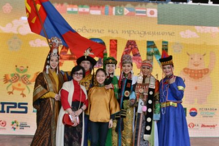 “Азийн фестиваль”-д “Монгол костюмс” компанийн уран бүтээлчид оролцов