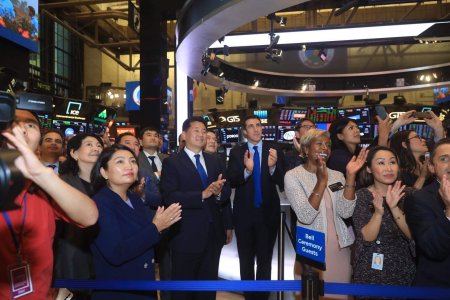 Ерөнхий сайд У.Хүрэлсүх Нью-Йоркийн Хөрөнгийн биржийн үйл ажиллагаатай танилцлаа