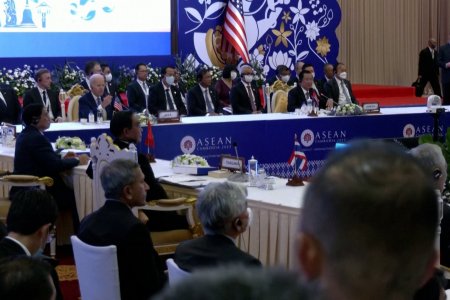 АСЕАН буюу Зүүн Өмнөд Азийн улс орнуудын холбооны дээд хэмжээний уулзалт болжээ