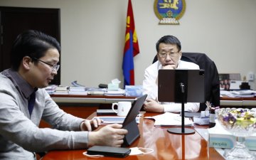 ХИЧЭЭЛИЙН ЖИЛИЙН БҮТЦЭД ӨӨРЧЛӨЛТ ОРУУЛАХ АСУУДЛААР ЦАХИМ ХУРАЛ ЗОХИОН БАЙГУУЛАВ  