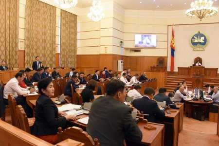ЧУУЛГАН: УИХ-ын гишүүдийн тоо, бүрэн эрхийн хугацааг нэмэхийг гишүүдийн олонх дэмжсэнгүй