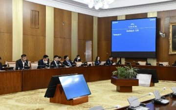Шатахууны үнэ литр тутамдаа 1000 төгрөгөөр нэмэгдэх эрсдэлтэй учраас Засгийн газар зохицуулахаас өөр аргагүй гэв