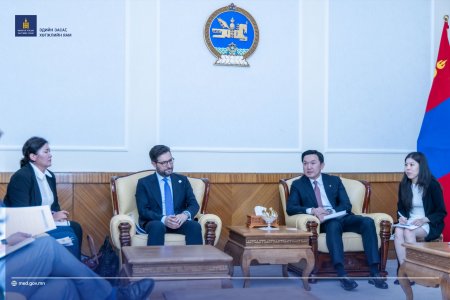 ЕВРОПЫН СЭРГЭЭН БОСГОЛТ, ХӨГЖЛИЙН БАНК ХӨРӨНГӨ ОРУУЛАЛТАА НЭМНЭ.