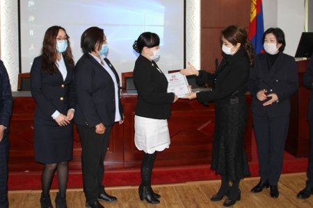 Нэг хот-нэг стандарт болзолт уралдаанд түрүүлсэн хэсгийн ахлагч нарт шагнал гардууллаа