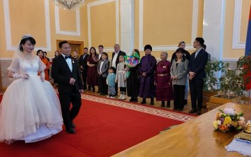 Хөгжлийн бэрхшээлтэй иргэдийн эрхийг хамгаалах өдрийг тохиолдуулан 10 хос гэрлэх ёслолоо хийлээ