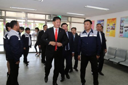 Мэргэжлийн боловсролын 1000 багш компьютертэй боллоо