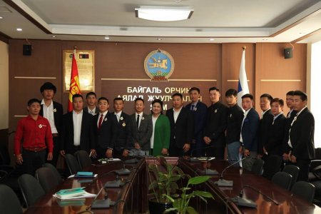 Түймрийн голомтод  ажилласан залууст “Идэвхтэн байгаль хамгаалагч” цол олголоо