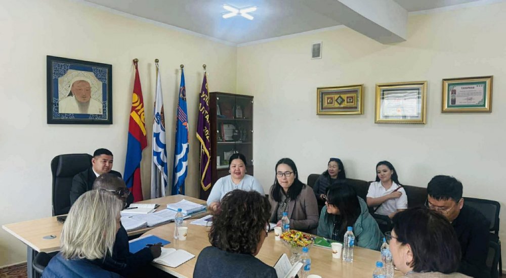 Монгол Улсад хэрэгжиж буй ДОХ болон Сүрьеэгийн үндэсний хөтөлбөрийн олон улсын үнэлгээний баг Сэлэнгэ аймагт ажиллаж байна.