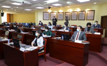 Сургууль, цэцэрлэгийн барилгын ажлыг эрчимжүүлэхэд анхаарч ажиллана