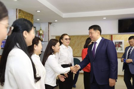 Монгол Улсын Ерөнхийлөгч У.Хүрэлсүх “Өнөр бүл хүүхдийн төв”-д ажиллалаа