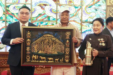 Нийслэлийн онцлох 10 гэр бүлийг алдаршуулав