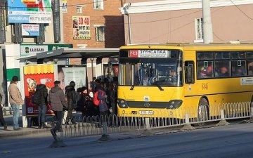 Нийслэлд өнөөдрийн байдлаар 98 чиглэлд 938 автобус иргэдэд үйлчилж байна