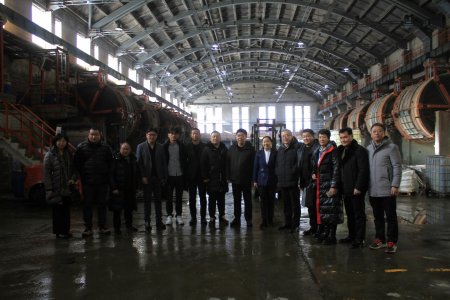 БНХАУ-ын Хэбэй мужийн Шинжлэх ухааны академи болон Хэбэй мужийн Шинжи хотын хөнгөн үйлдвэрийн паркийн төлөөллүүд хүрэлцэн ирлээ.