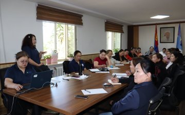 ХҮҮХДИЙН ХООЛ ТЭЖЭЭЛИЙН ЧАНАРЫГ САЙЖРУУЛАХАД ХАМТРАН АЖИЛЛАЖ БАЙНА.