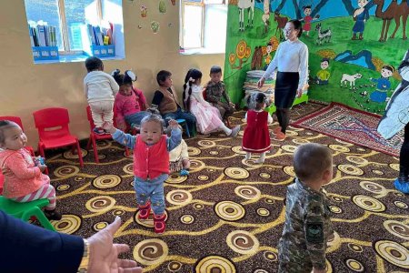 ХИЛЧДИЙН ХҮҮХДҮҮДИЙГ ЦЭЦЭРЛЭГТ ХАМРУУЛАХ АЖИЛ АМЖИЛТТАЙ ХЭРЭГЖИЖ БАЙНА