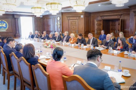 Улсын Их Хурлын дарга С.Бямбацогт Европын Холбооны гишүүн орнуудаас Монгол Улсад суугаа болон хавсран суугаа Элчин сайд нарыг хүлээн авч уулзлаа