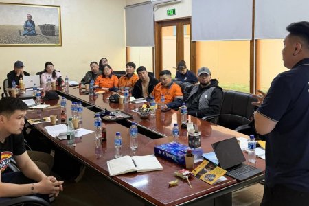 САЛБАРЫН ҮЭ-ИЙН ХОЛБООНЫ МЭРГЭЖИЛТНҮҮД ЭНЕРЖИ РЕСУРС ХХК-Д ОЧИЖ АЖИЛЛАВ