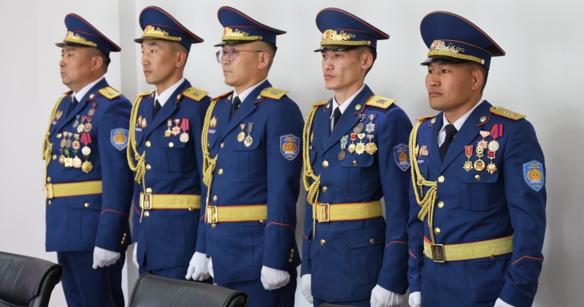 Таван ахлагч офицерийн эгнээнд шилжив