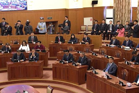 Засгийн газрын өр 31 их наяд төгрөгт хүрээд байгаа бөгөөд нийт гадаад өрийн 25 хувийг эзэлж байна