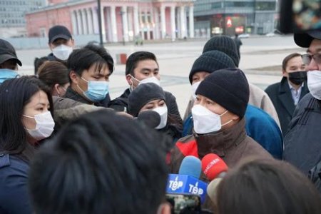 Гишүүний бүрэн эрхийн жагсаалтад “УИХ-ын гишүүн УОК-ын шийдвэр зөрчөөд талбайд гарч жагсаж, өлсч болно” гэсэн зүйл заалт байхгүй