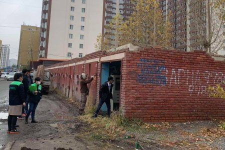 Зөвшөөрөлгүй барьсан 17 гараашийг буулгаж, газрыг чөлөөллөө