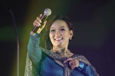 Түүнийг дуулахад харцнаас нь хор шар, уучлал, эрч хүч, хайр, бардамналыг мэдэрдэг