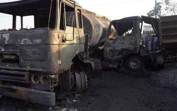 Cьерра Леонд шатахуун тээвэрлэгч том оврын автомашин дэлбэрсний улмаас 100 орчим хүн амиа алджээ