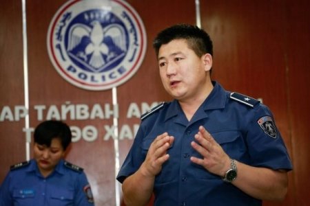 Би тэвчих ёстой гэж зодуулсаар биед нь гэмтэл учирсан хойноо гэр бүлийн хүчирхийлэлд өртчихлөө гэж ирдэг