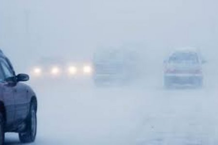 Цасан болон шороон шуурга шуурч, эрс хүйтэрнэ