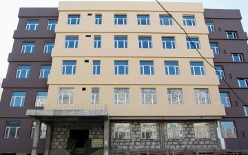 Түлэнхийн төвийн шинэ барилгыг дулааны шугам сүлжээнд холбож чадаагүйн улмаас зарим ажил хойшлогджээ