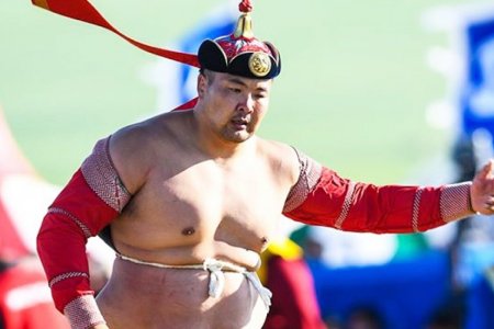 Үндэсний бөхийн барилдаанд П.Бүрэнтөгс түрүүлж, Улсын аварга боллоо