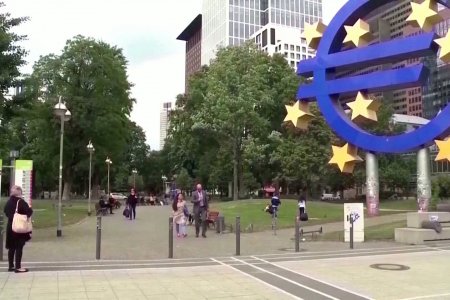 Европын Төв банк мөнгөний бодлогын хүүгээ урьд өмнө нь байгаагүй дээд үзүүлэлтэд хүргэлээ