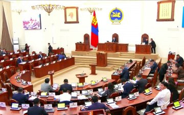 Ирэх онд нийт төрийн албан хаагчдын 9 хувийг нь цомхотгоно