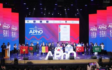 Азийн Физикийн 23 дахь удаагийн олимпиадыг Монгол Улсын Ерөнхийлөгчийн ивээл дор, Монголд зочлох жилийн хүрээнд амжилттай зохион байгуулж, өндөрлөлөө.