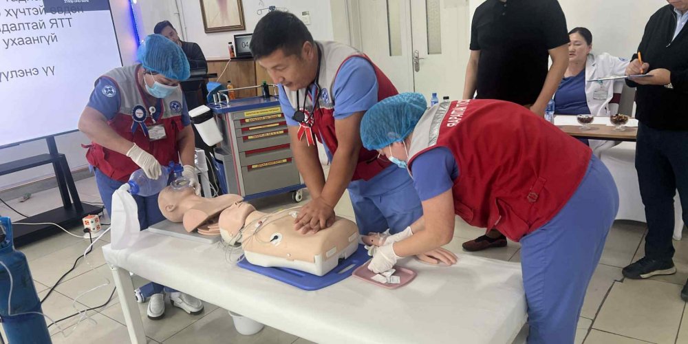 “ЦЭНХЭР КОДООР ТУСЛАМЖ ҮЗҮҮЛЭХЭД ЭМНЭЛГИЙН МЭРГЭЖИЛТНИЙ ОРОЛЦОО” ур чадварын тэмцээн МСНЭ зохион байгууллаа.2025.11.12 өдөр 