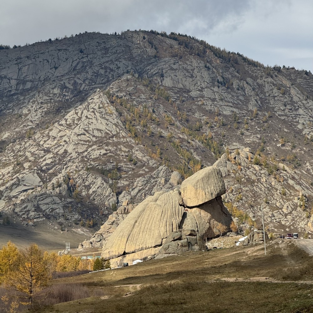 TERELJ NATIONAL PARK & CHINGGIS KHAAN STATUE (Overnight tour)