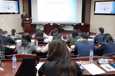 Нийслэл, дүүргийн удирдах албан тушаалтнуудад Жендэрийн сургалт хийлээ