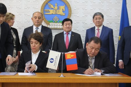  УЛААНБААТАР ХОТЫН ДУЛААН ХАНГАМЖИЙН ТӨСЛИЙН ГЭРЭЭНД ГАРЫН ҮСЭГ ЗУРЛАА