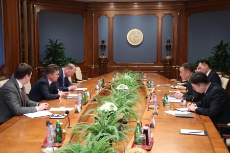 Элчин сайд Д.Даваа, Ерөнхий сайдын зөвлөх Б.Мөнхжин нар “Газпром” НХН-ийн Удирдах зөвлөлийн дарга А.Б.Миллер-тэй уулзав