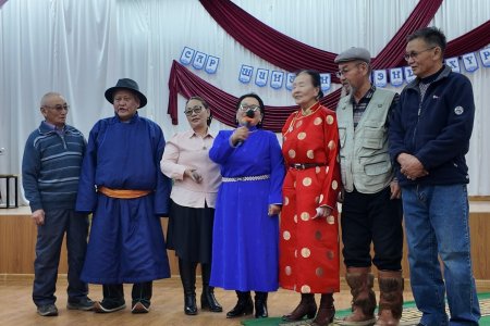Дундговь аймаг дахь Политехник коллеж ахмад багш, ажилчдаа хүндэтгэн хүлээн авч, дурсамж дүүрэн өдөр зохион байгууллаа