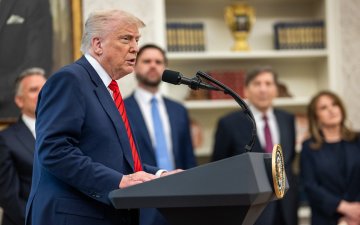 Д.Трамп ОХУ-ын эдийн засгийг онилсон “Хоёр дахь” шатны хориг арга хэмжээгээ авахад бэлэн болсон гэж мэдэгдлээ 