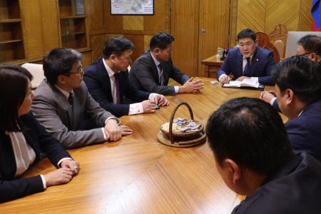 Л.Оюун-Эрдэнийн эхний өдөр