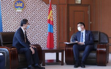 БНХАУ-ын Элчин сайд тодорхой мэргэжлүүдээр оюутан элсүүлэх боломжтой гэв