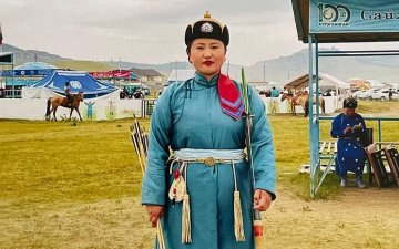 ДАШИНЧИЛЭН СУМЫН ХАРВААЧ М.МӨНХЗУЛ УЛСЫН НААДАМД ДӨРӨВДҮГЭЭР БАЙР ЭЗЭЛЛЭЭ