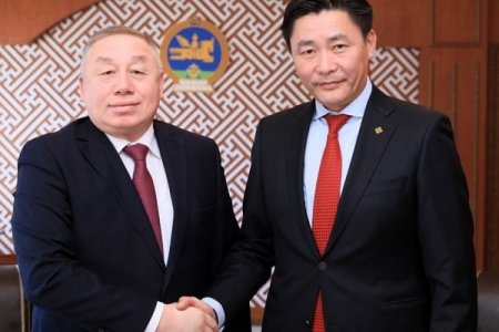 БСШУС-ын сайд Ё.Баатарбилэг Элчин сайд Жалгас Адилбаевтай уулзлаа