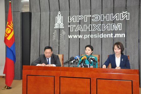Бага насны хүүхэд хүчирхийлэгчид цаазын ял оноох асуудлаар ард түмнээс санал авна