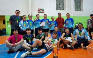 ГОВЬ-АЛТАЙ АЙМАГ ДАХЬ МЭРГЭЖЛИЙН БОЛОВСРОЛЫН СУРГУУЛИЙН ТҮНШЛЭГЧДИЙН ДУНД ШИЛЖИН ЯВАХ ЦОМЫН ТӨЛӨӨХ 3 ТӨРӨЛТ СПОРТЫН ТЭМЦЭЭН АМЖИЛТТАЙ БОЛЖ ӨНДӨРЛӨЛӨӨ.