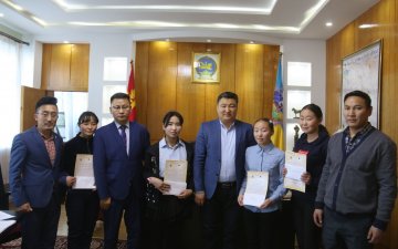 “АВЛИГА БА ХҮНИЙ ЭРХ” СЭДЭВТ ЭССЭ НИЙТЛЭЛИЙН УРАЛДААНЫГ ЗОХИОН БАЙГУУЛЛАА