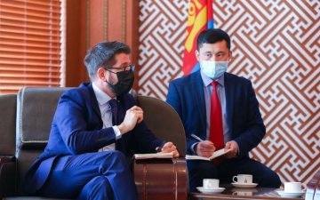 Куба улс хүүхдэд зориулсан вакцины туршилт хийж байгаа талаар санал солилцлоо